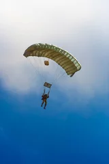 Foto auf Glas SADF Paratrooper Parachuting © lanternworks