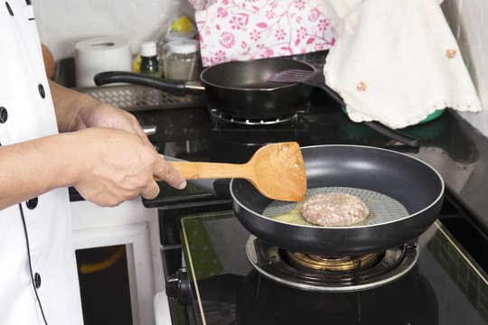eef Burger deep fried in the pan