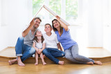 Familie träumt vom eigenen Haus 