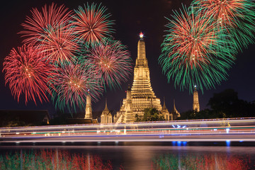 Fototapeta premium Wat arun under new year celebration time, Thailand