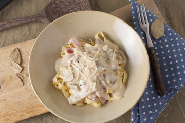 Carbonara Pasta, white sauce carbonara pasta with ham and mushroom