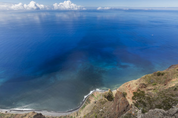 Fototapeta na wymiar 600 Meter high cliffs of Gabo Girao at Madeira Island, Portugal