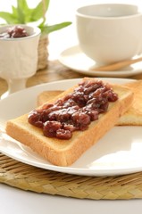小倉トーストとコーヒー