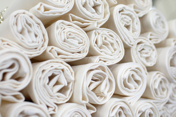 set napkins with rings