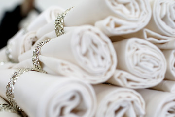 set napkins with rings