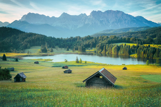 Almwiese mit Blick zum Geroldsee