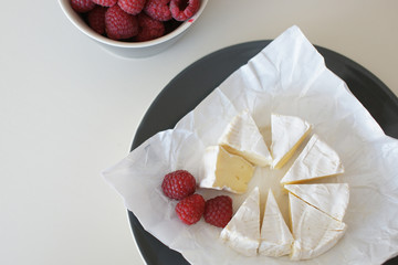  Сыр с малиной