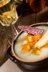Asparagus Soup with Apple cubes