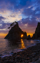 小袖海岸　つりがね洞　日の出（岩手県久慈市）