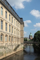 Fototapeta na wymiar Hannover - Vom Leineschloss zum Neuen Rathaus