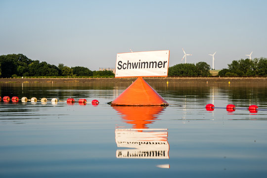 Achtung Schwimmer Boje 