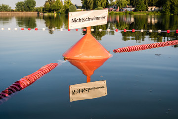 Achtung Nichtschwimmer Boje