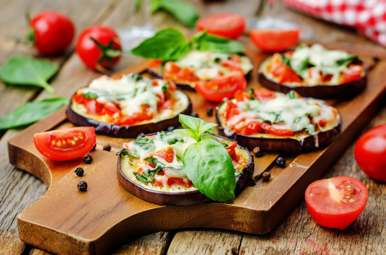 Fototapeta pizza eggplant with tomatoes and Basil