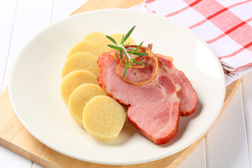 Smoked pork with potato dumplings