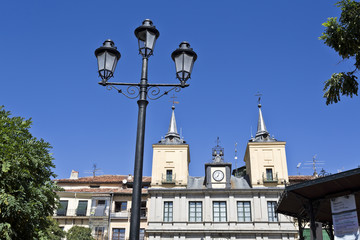 Fototapeta na wymiar Segovia Town Hall and Lamppost