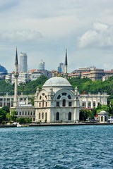Fototapeta na wymiar Dolmabahce Bezm-i Alem Valide Sultan Mosque