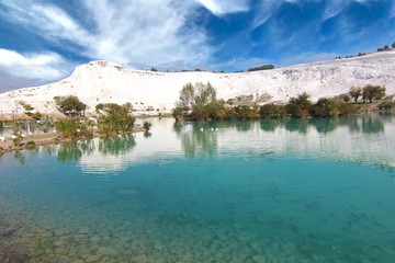 Fototapeta na wymiar The beautiful pools in Pamukkale Turkey