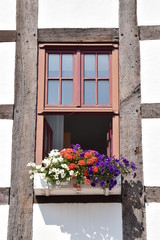 Fototapeta na wymiar Geschmücktes Fenster