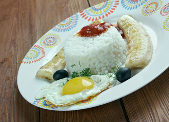  Arroz a la cubana