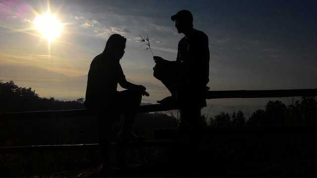 Silhouette romantice morning