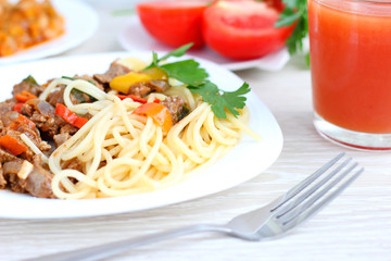 food spaghetti Meat with Vegetables