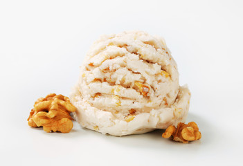 Walnut ice cream
