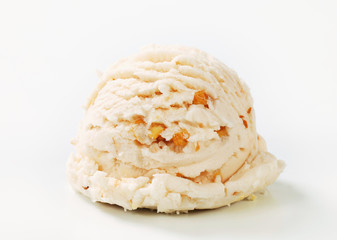 Walnut ice cream