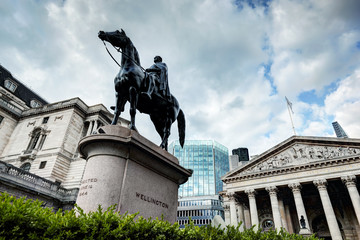 Naklejka premium Bank of England, the Royal Exchange in London,, the Wellington statue