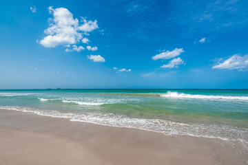 Fototapeta premium Beautiful beach landscape in hot sunny day