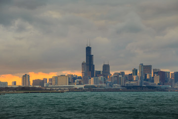 Fototapeta premium Chicago Skyline at dusk