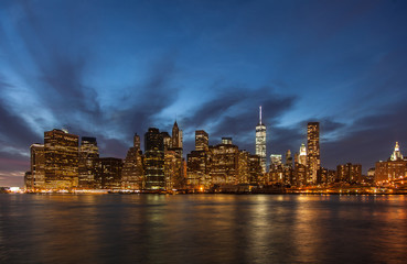 Fototapeta na wymiar Downtown Manhattan skyline night shot