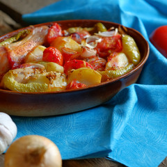 Baked Chicken drumstick with potato,  Onion and  green pepper se