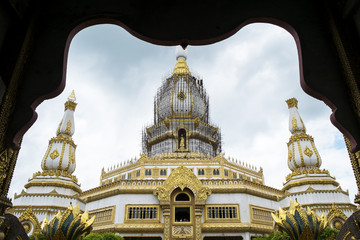 Obraz premium Phra Maha Chedi Chai Mongko