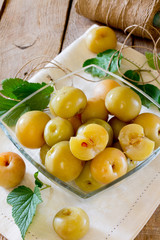 Preserved whole apples in bowl