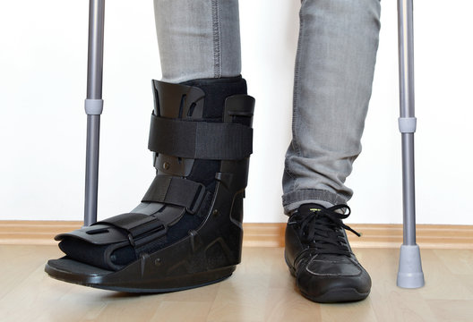 Orthese mit Turnschuh