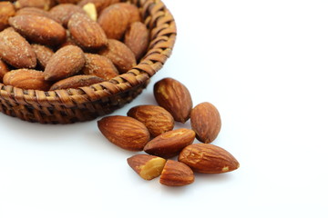 Snack almonds