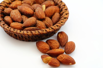 Snack almonds