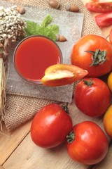 Tomato juice and fresh tomatoes