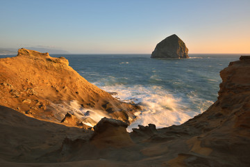 Cape Kiwanda sunset, Pacific City, Oregon © Lijuan Guo
