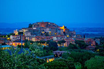Fototapeta na wymiar Night in Toscany