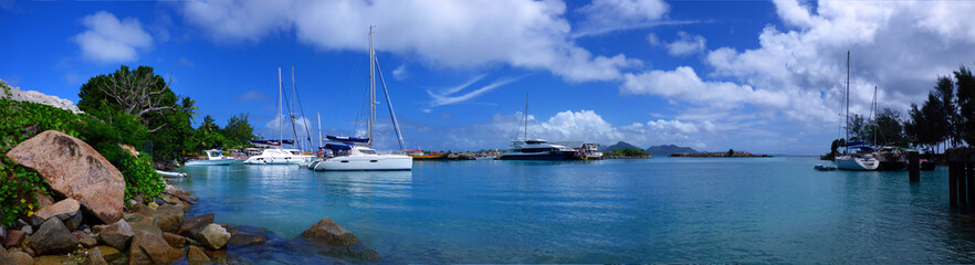 Fototapeta premium Plage paradisiaque des Seychelles