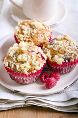 Raspberry crumble muffins
