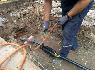 Stromausfall nach Kurzschluss im Kabel unter dem Gehweg - Reparatur 4