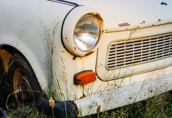 Trabant von der Seite