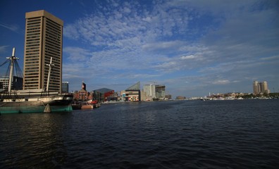 Fototapeta premium Partie am Inner Harbor der Hafenstadt Baltimore in Maryland