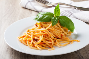 Spaghetti al pomodoro