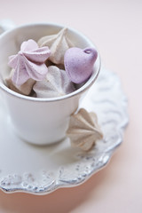 Cream meringues