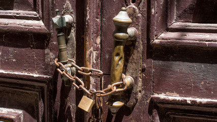 старинные дверные ручки 