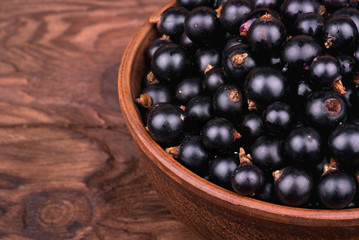 Black currants in a bowl