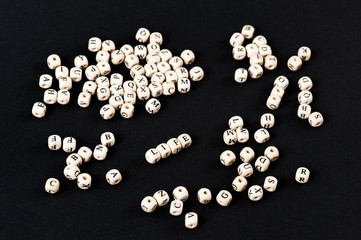 木製のブロック,アルファベットの文字 life